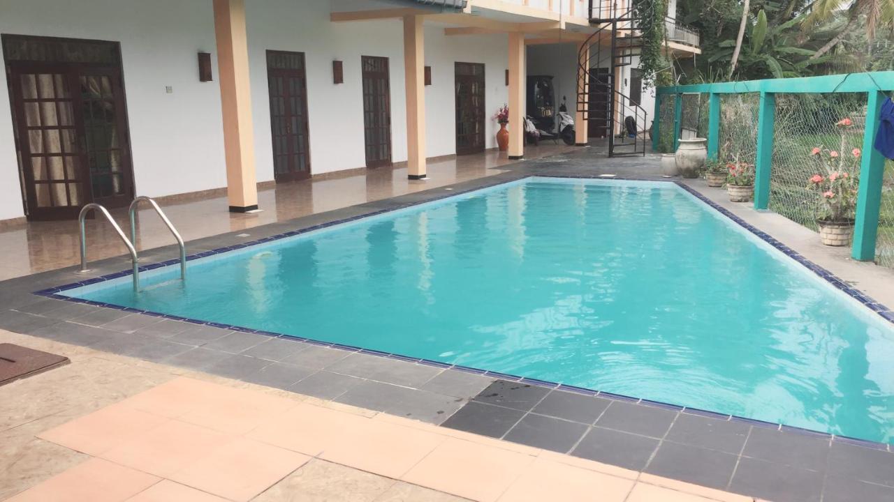 Royal Ace Unawatuna Esterno foto