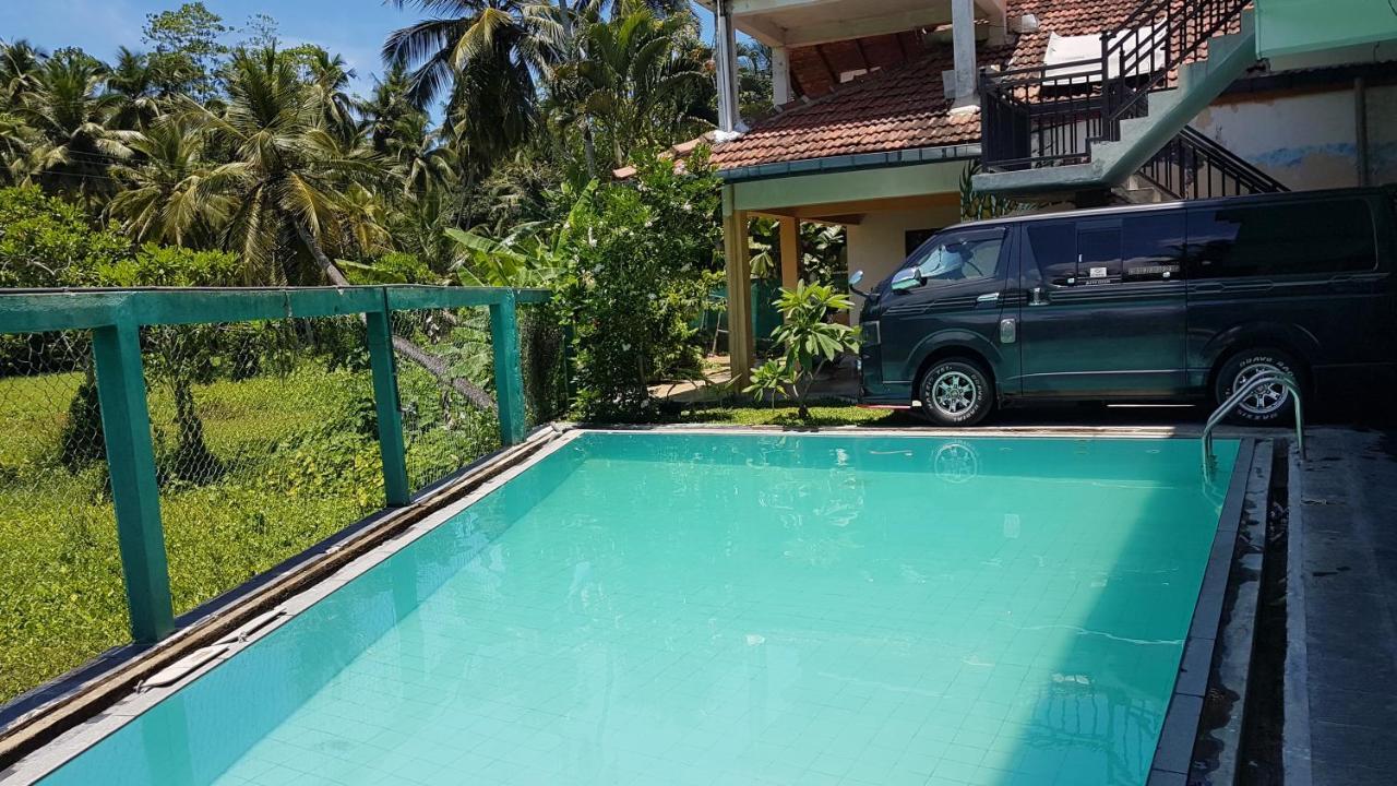 Royal Ace Unawatuna Esterno foto